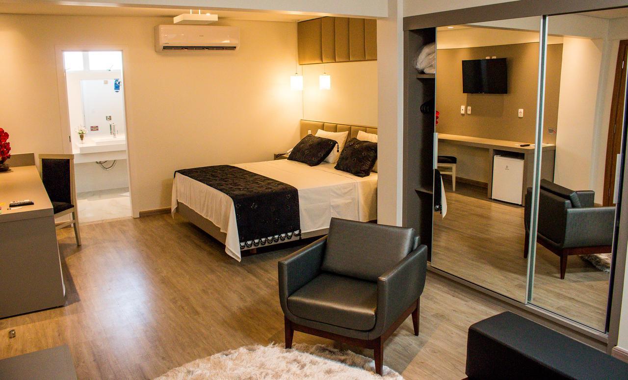 Ity Hotel Cristalina Bagian luar foto