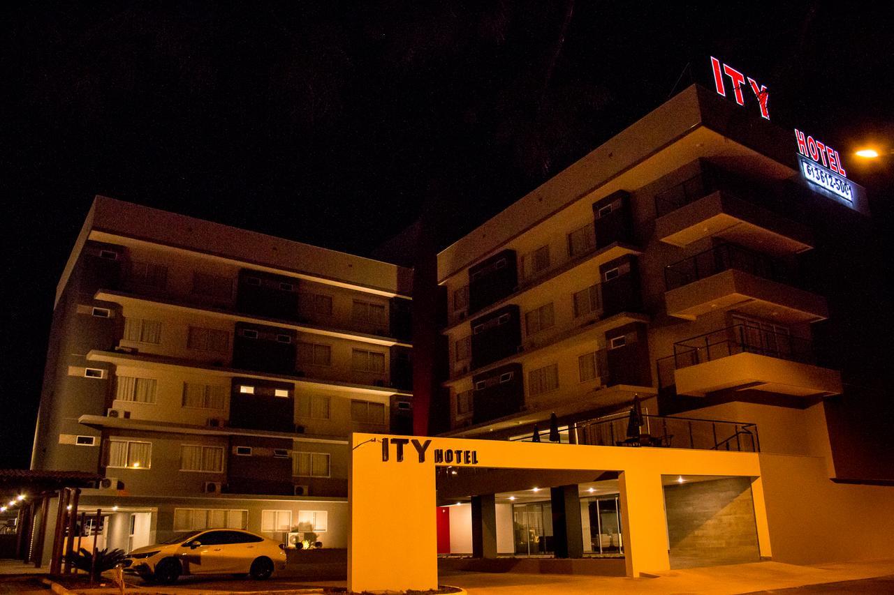 Ity Hotel Cristalina Bagian luar foto
