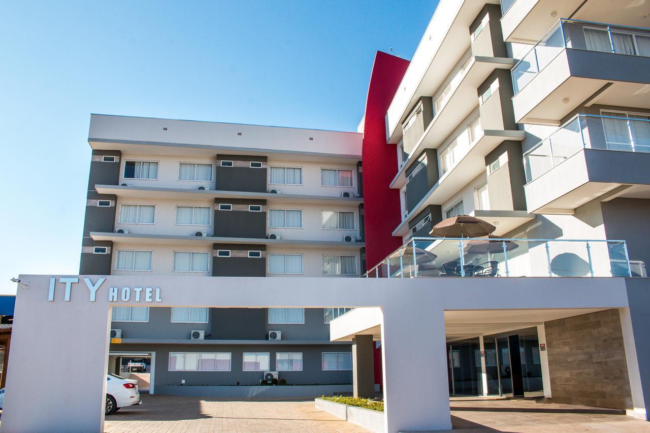 Ity Hotel Cristalina Bagian luar foto